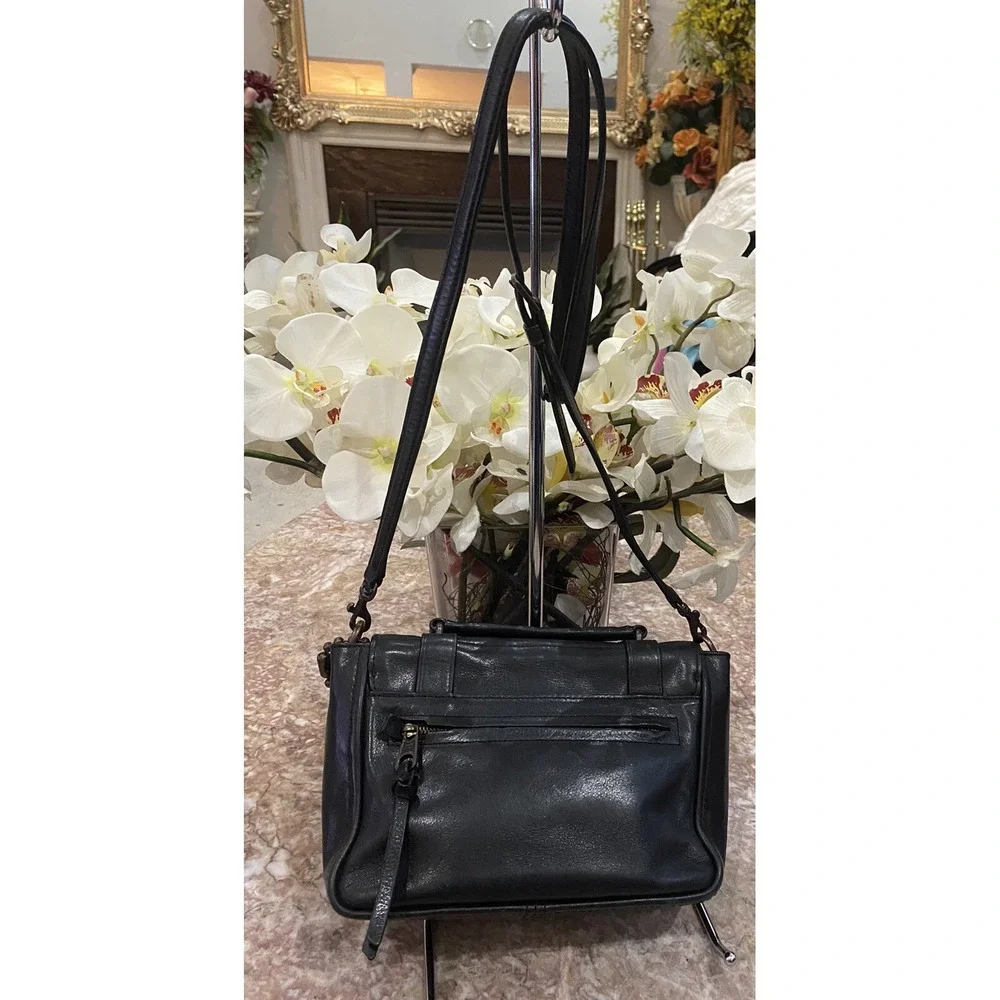 COACH BLEECKER BLACK LEATHER MINI BROOKLYN MESSENGER BAG 32279 EUC,MSRP‎ $468